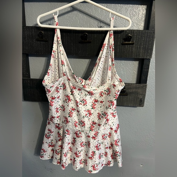SHEIN Flower Tank Top - Picture 4 of 5